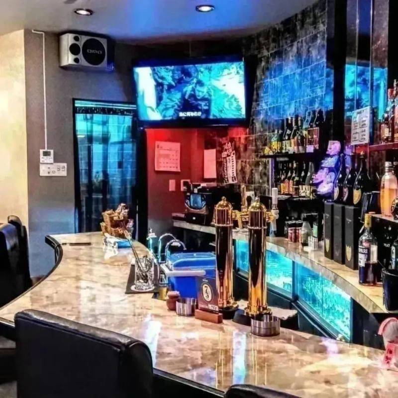 Night Lounge Coral